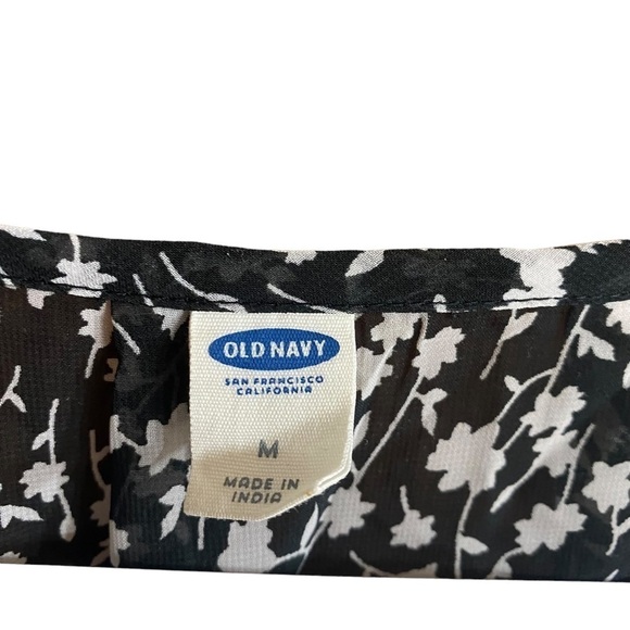Old Navy Black and White Floral Sheer Flowy Long Sleeve Button Top Size Medium - Picture 3 of 5